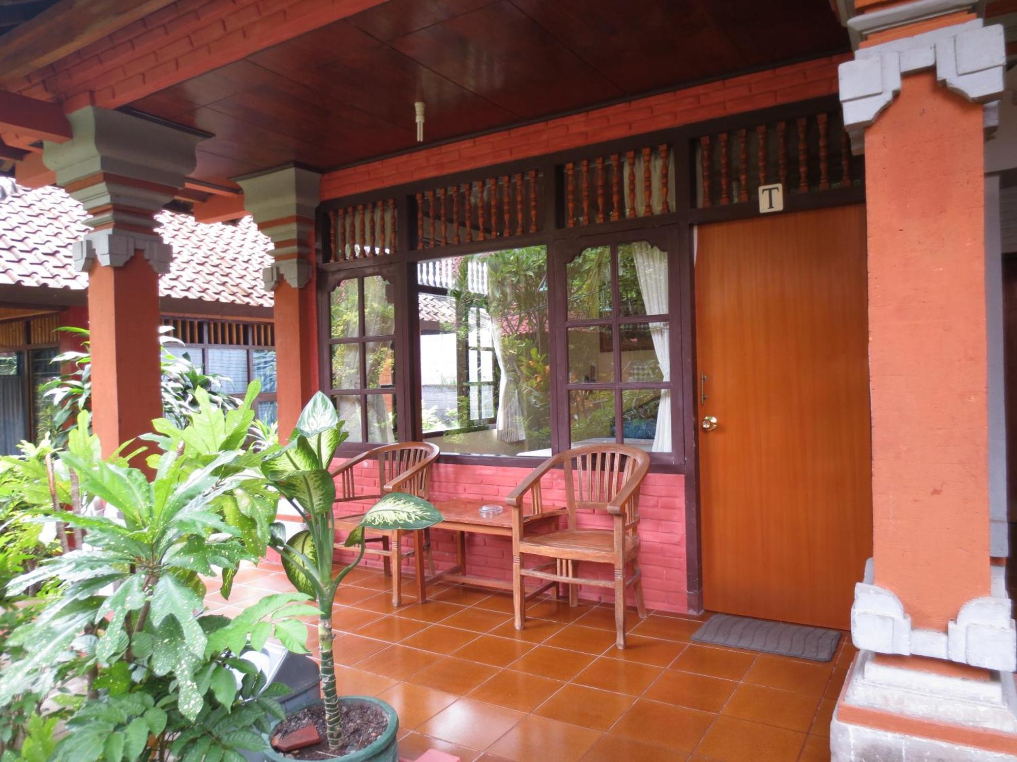 Paradise Palm Beach Bungalows And Dive Center Tulamben Exterior foto
